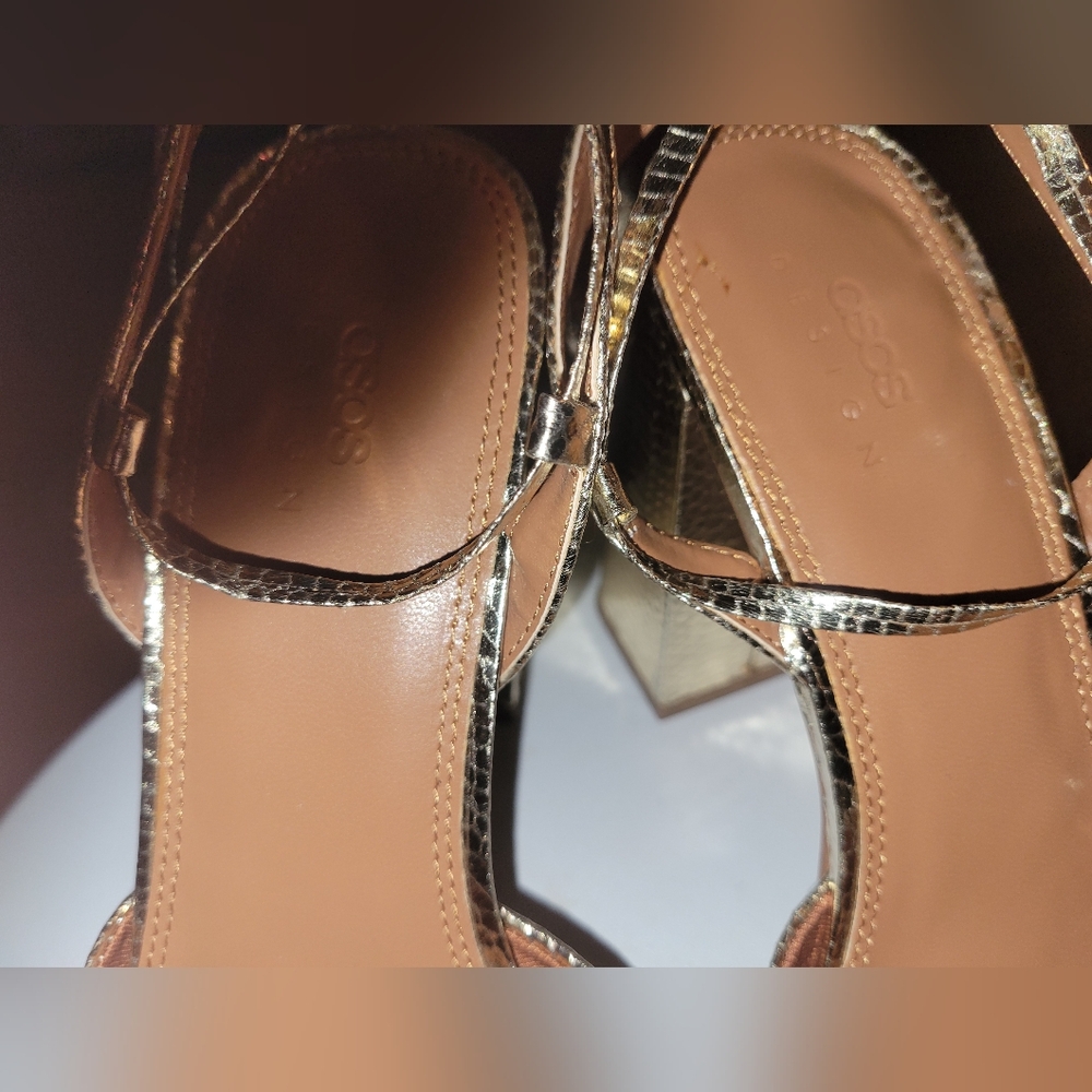 ASOS Gold Snake Skin Block Heel Strap - Picture 8 of 11